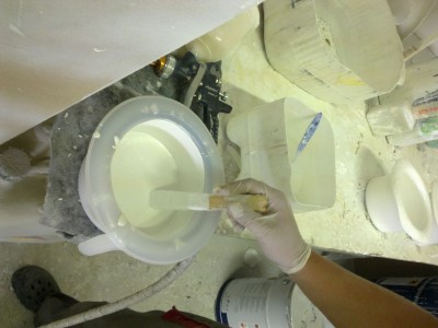 Míchání a stříkaní Gelcoatu.jpg